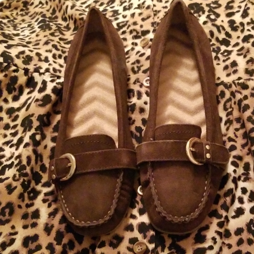 Brown suede loafers in size 8.